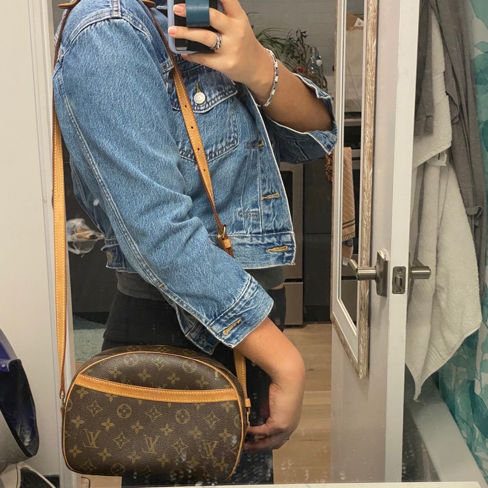 Pre-loved Louis Vuitton crossbody
